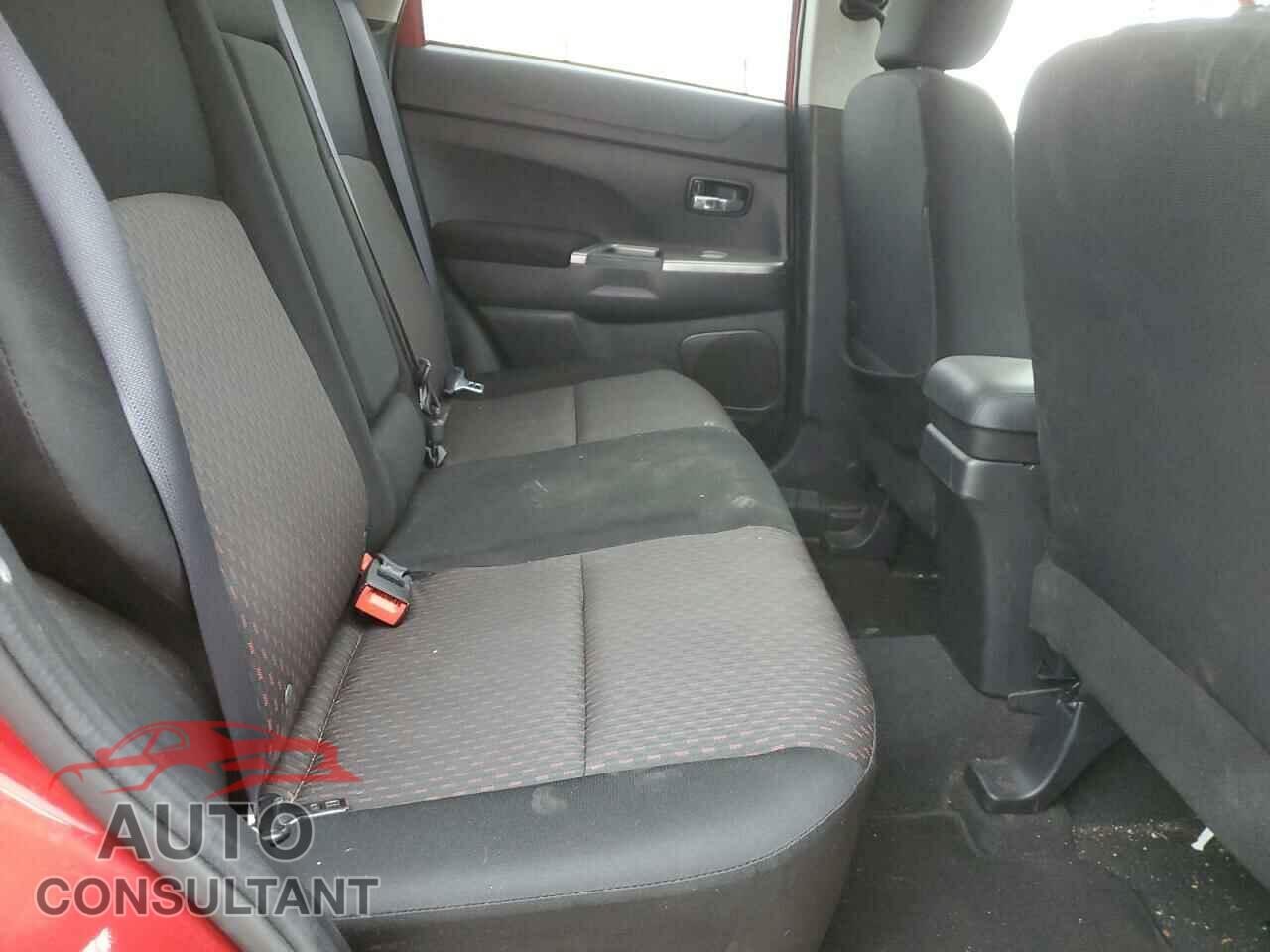 MITSUBISHI OUTLANDER 2019 - JA4AP3AU2KU019920