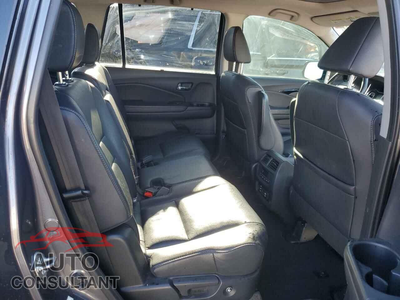 HONDA PILOT 2016 - 5FNYF6H92GB085281