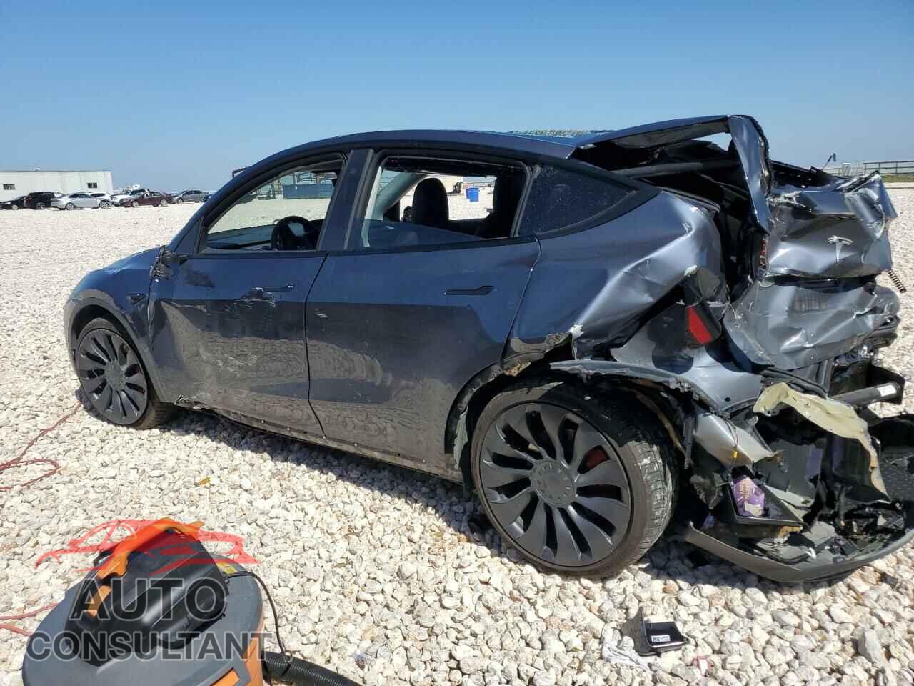 TESLA MODEL Y 2022 - 7SAYGDEF0NF539619