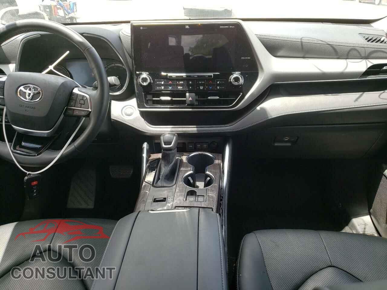TOYOTA HIGHLANDER 2020 - 5TDFZRAH4LS008578