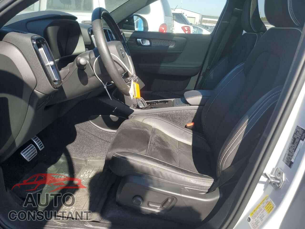 VOLVO XC40 2021 - YV4ED3UR5M2461528