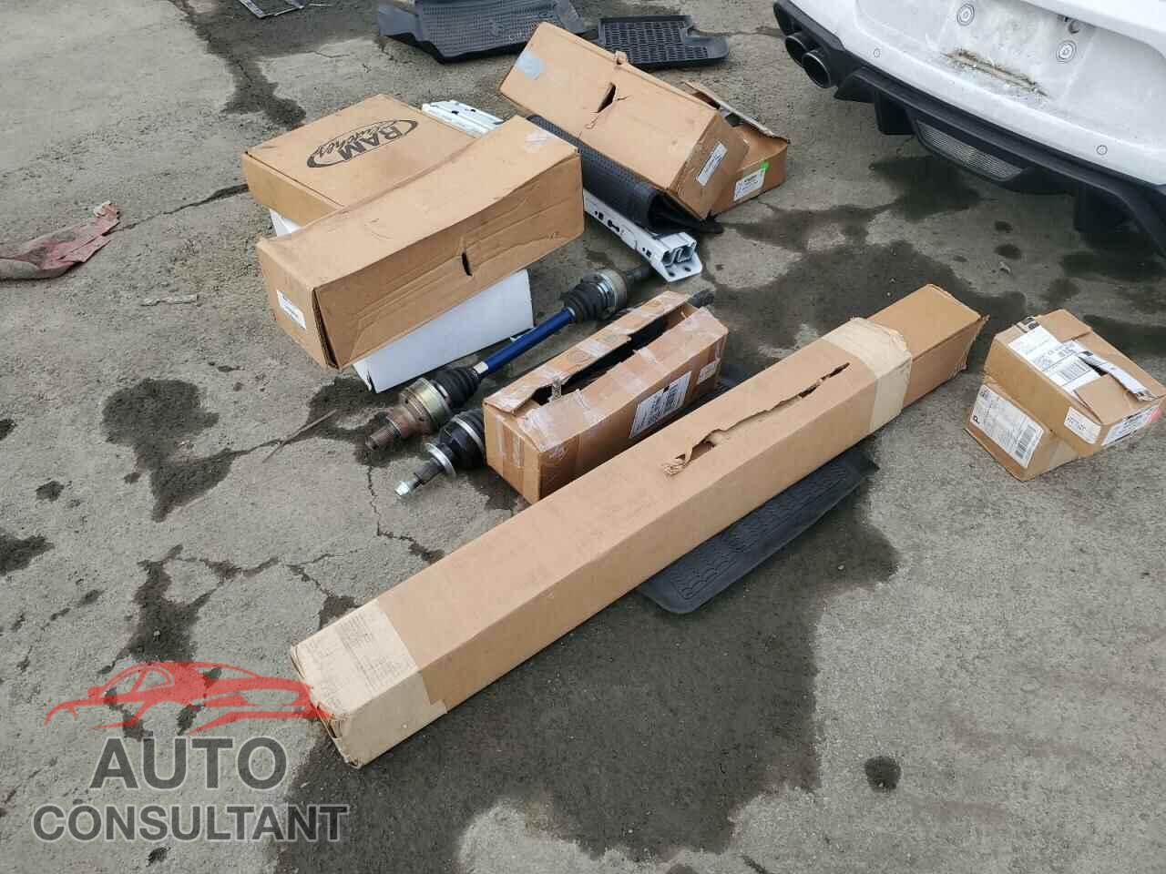 FORD MUSTANG 2018 - 1FA6P8CF4J5181179
