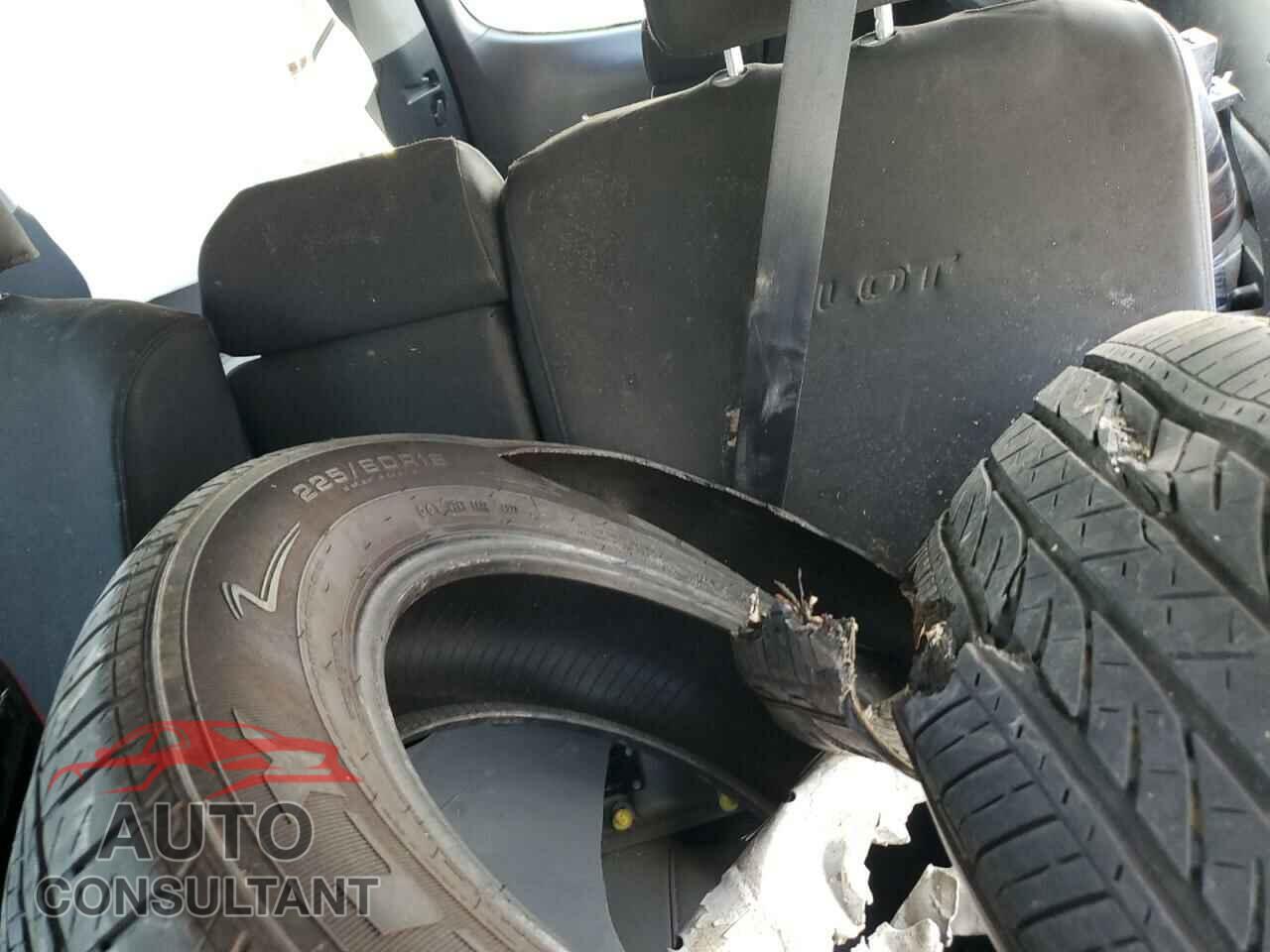 HONDA PILOT 2018 - 5FNYF5H8XJB020882