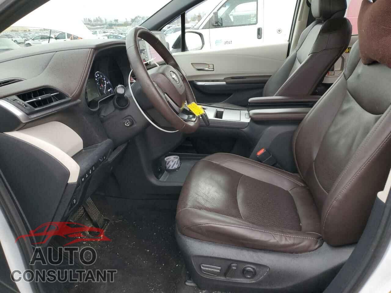 TOYOTA SIENNA 2022 - 5TDESKFC8NS041784