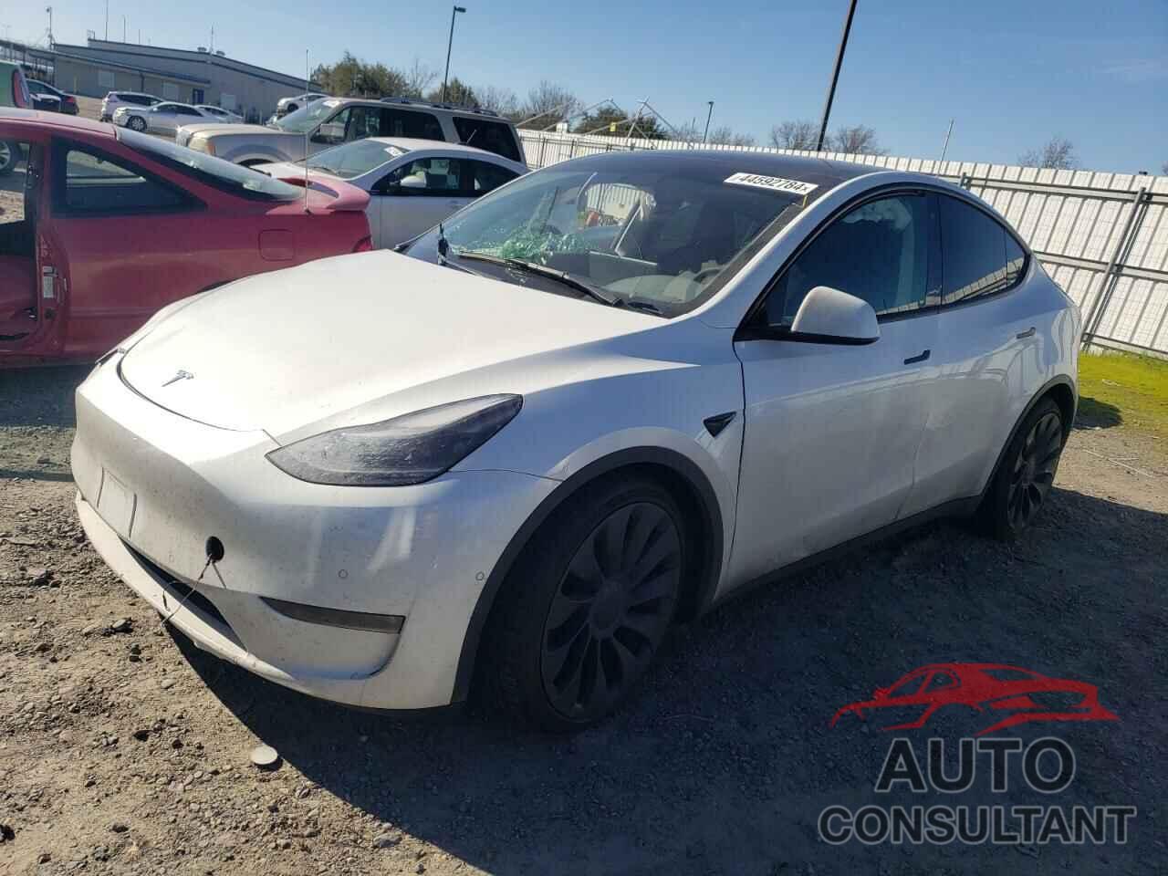 TESLA MODEL Y 2021 - 5YJYGDEF3MF137024