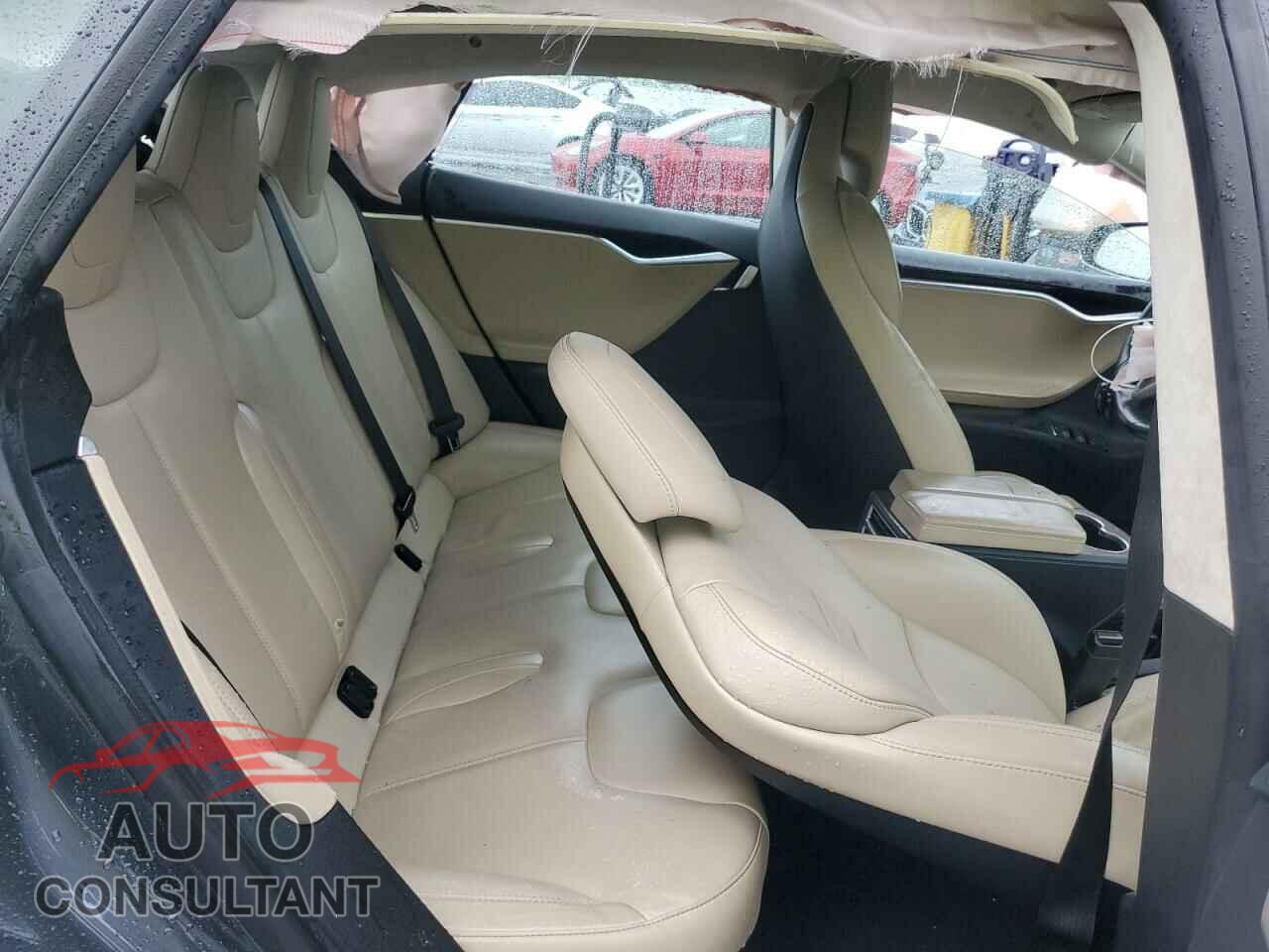 TESLA MODEL S 2017 - 5YJSA1E17HF203073