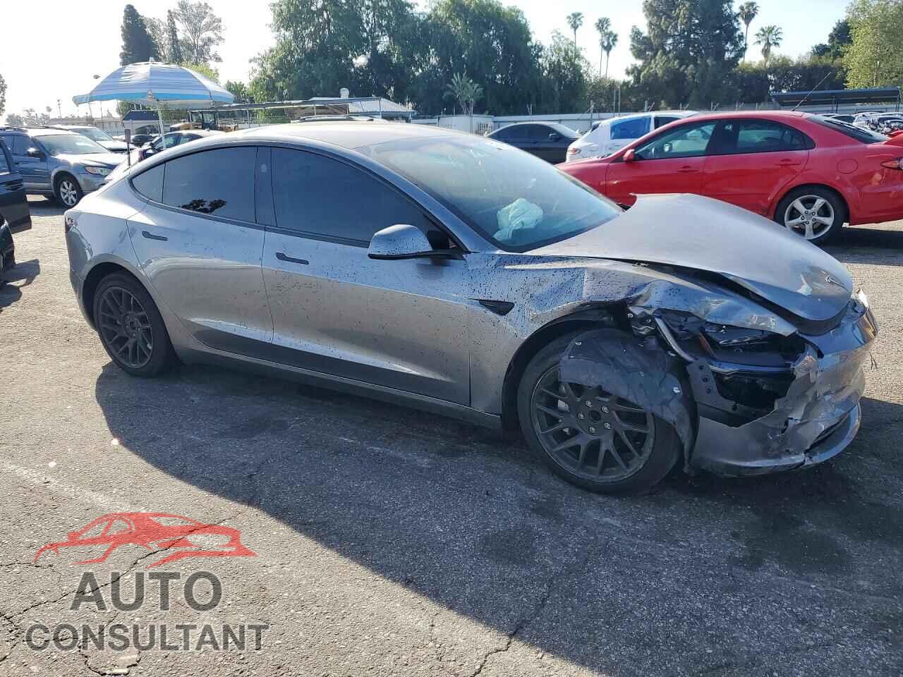 TESLA MODEL 3 2024 - 5YJ3E1EA7RF872857
