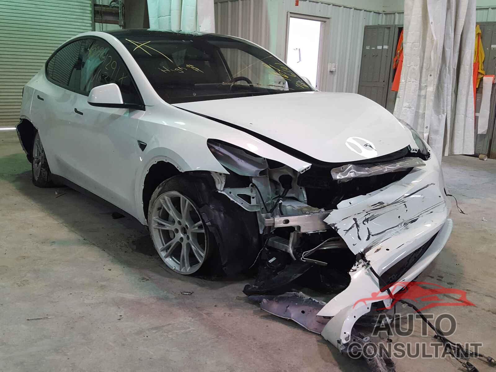 TESLA MODEL Y 2021 - 5YJYGDEE9MF070114