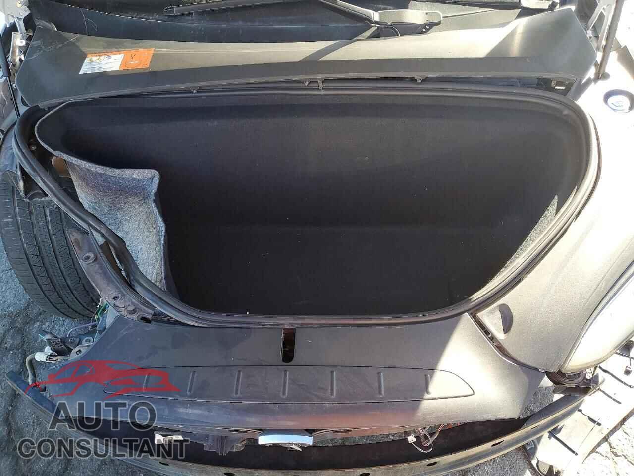 TESLA MODEL X 2016 - 5YJXCAE26GF002353