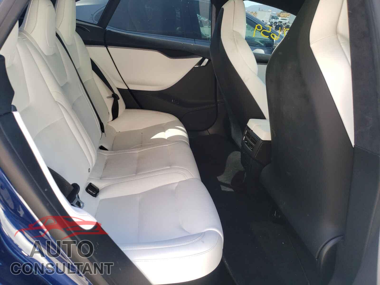 TESLA MODEL S 2019 - 5YJSA1E2XKF302180
