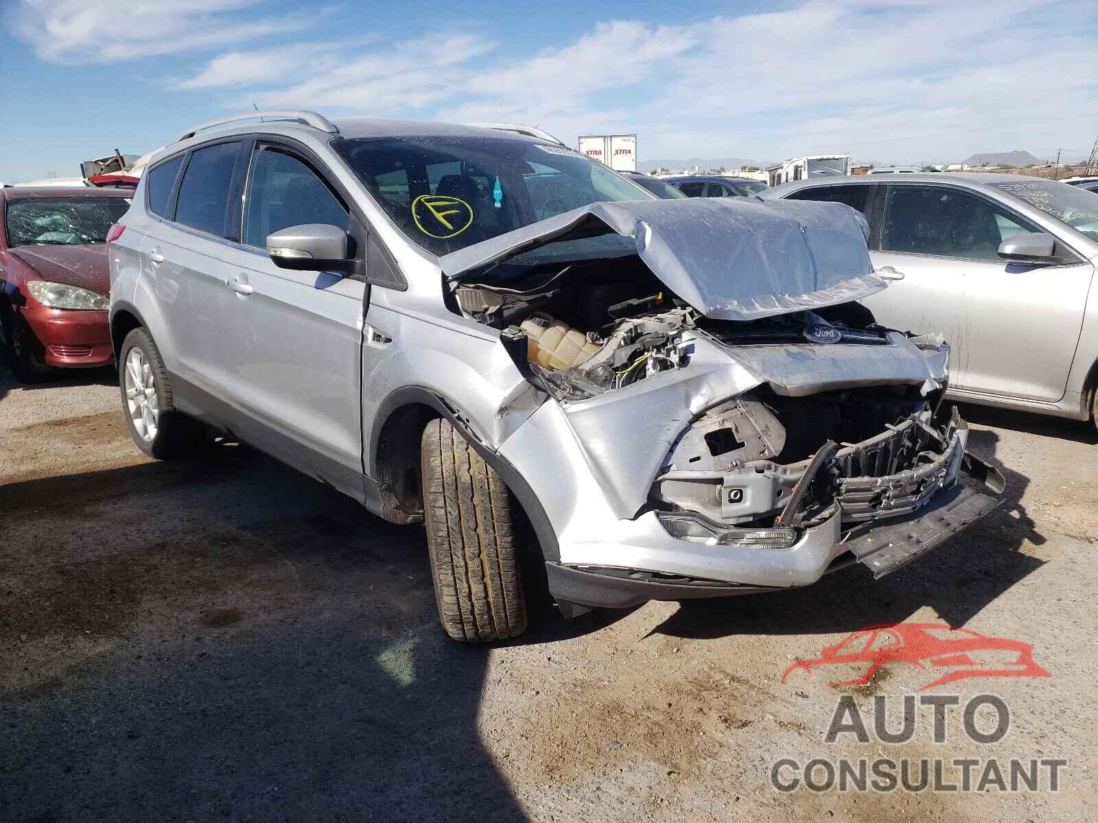 FORD ESCAPE 2016 - 1FMCU0J90GUA17927