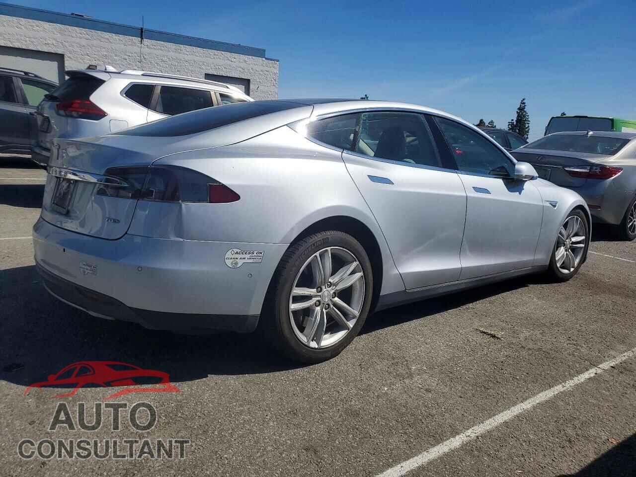 TESLA MODEL S 2015 - 5YJSA1E26FF113287