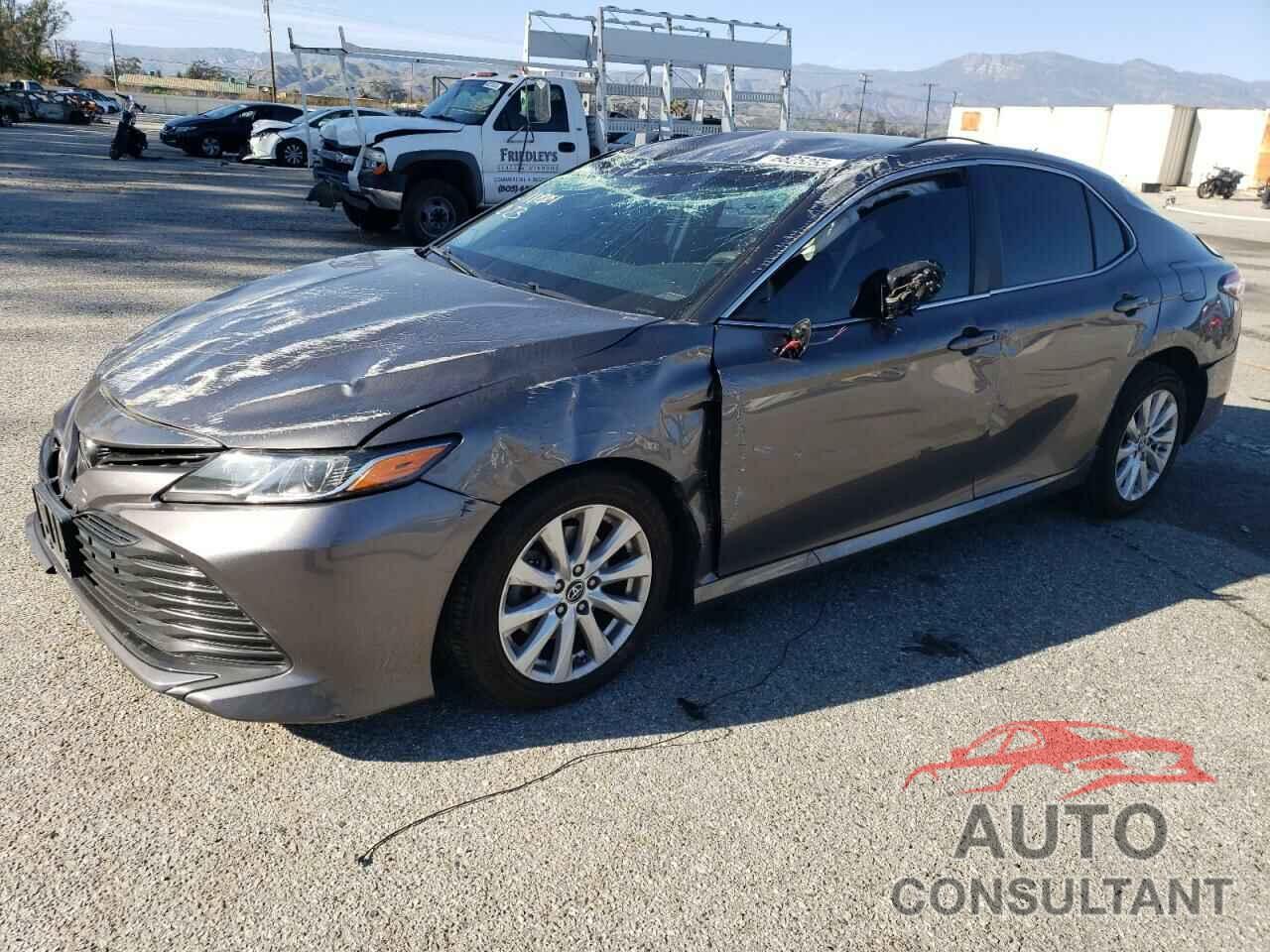 TOYOTA CAMRY 2018 - 4T1B11HK5JU011390