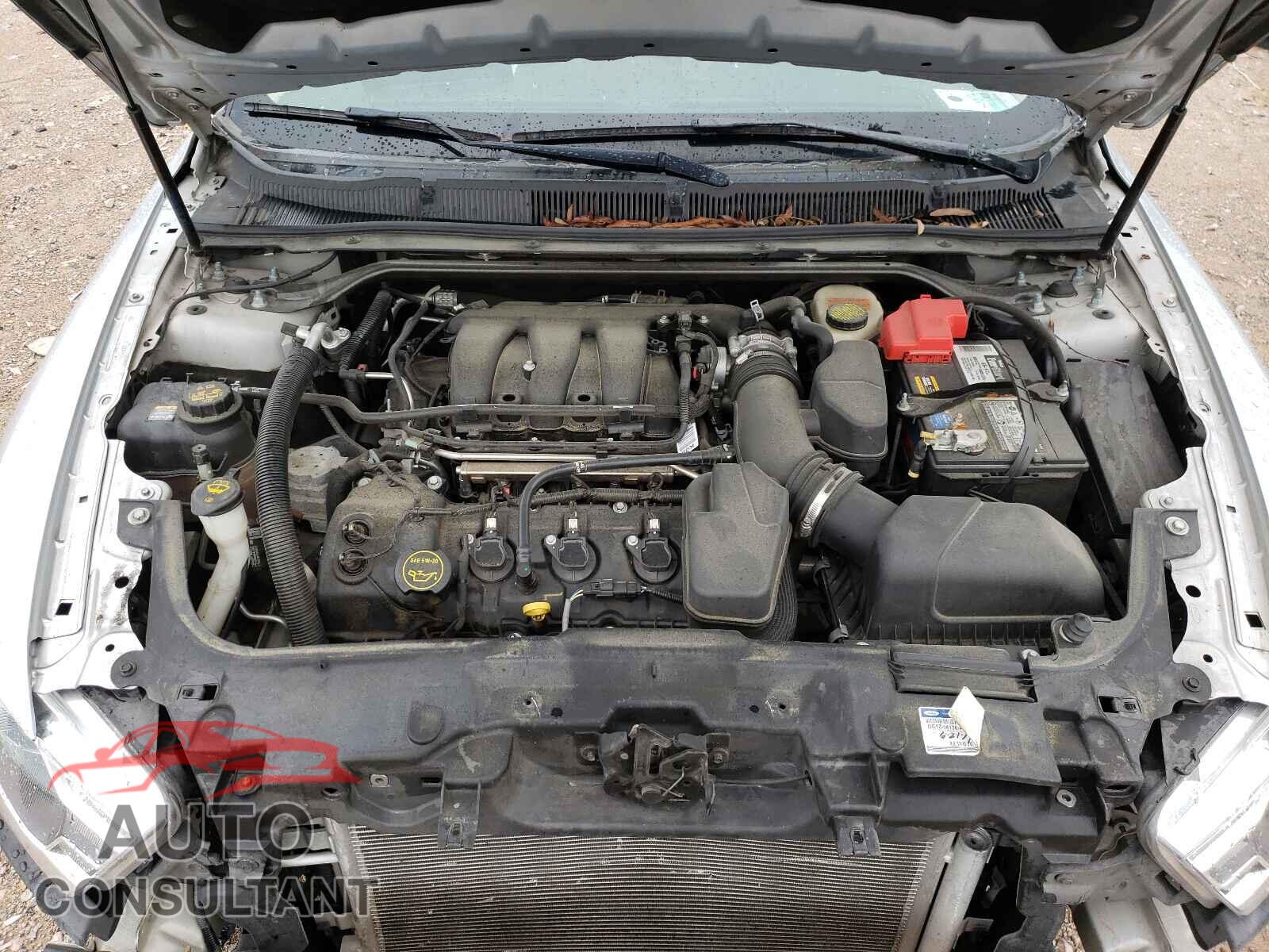 FORD TAURUS 2017 - 1FAHP2E80HG102657