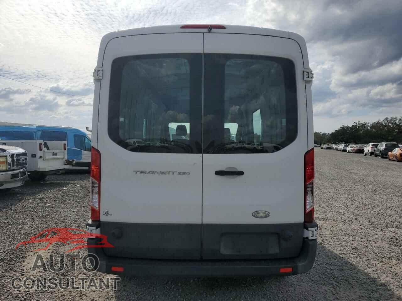FORD TRANSIT 2015 - 1FTNR2CM6FKA22538