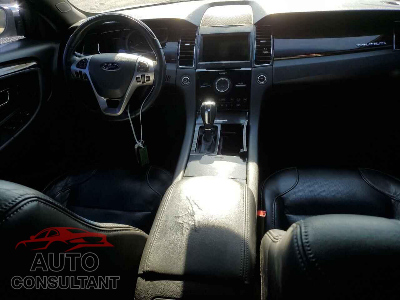 FORD TAURUS 2017 - 1FAHP2F80HG102155