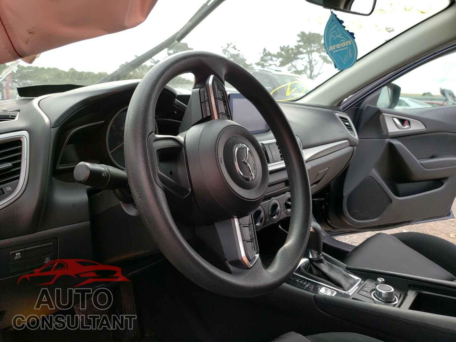 MAZDA 3 2017 - 3MZBN1U75HM105937