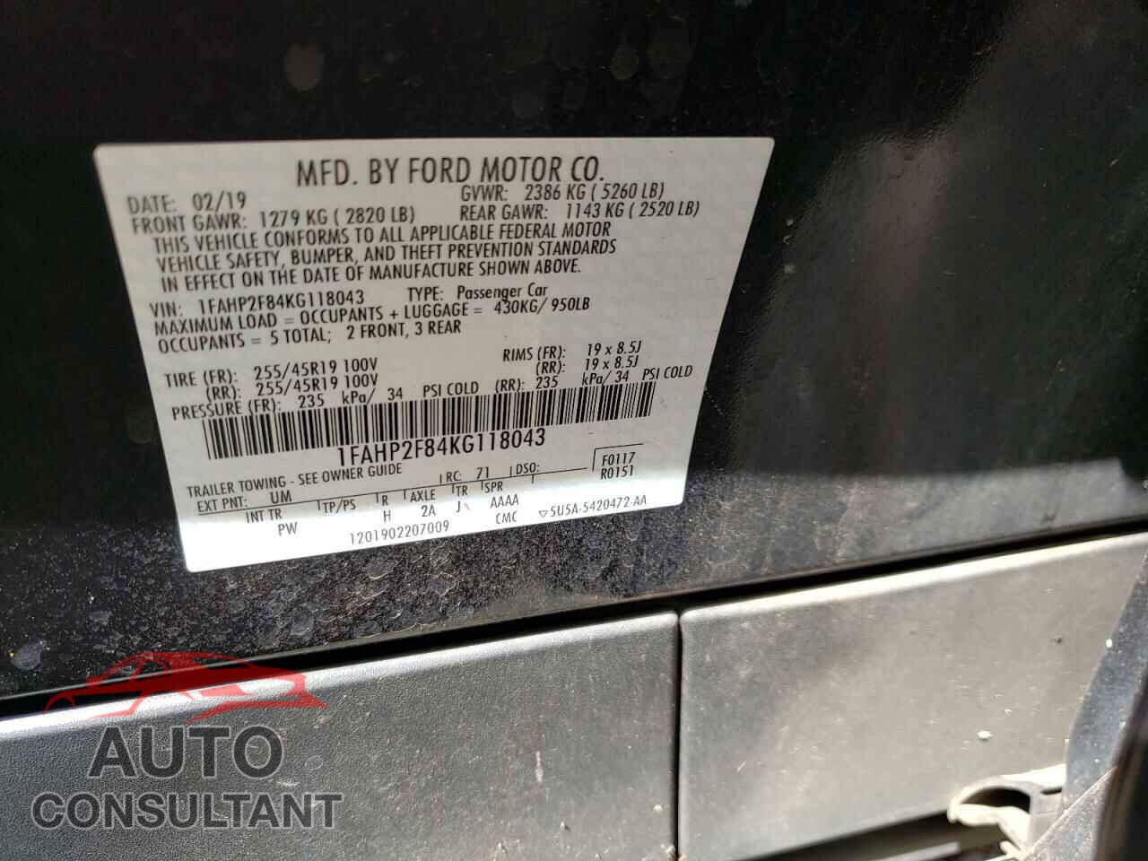FORD TAURUS 2019 - 1FAHP2F84KG118043