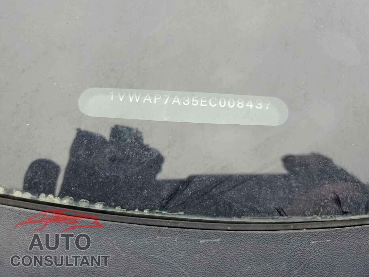 VOLKSWAGEN PASSAT 2014 - 1VWAP7A35EC008437