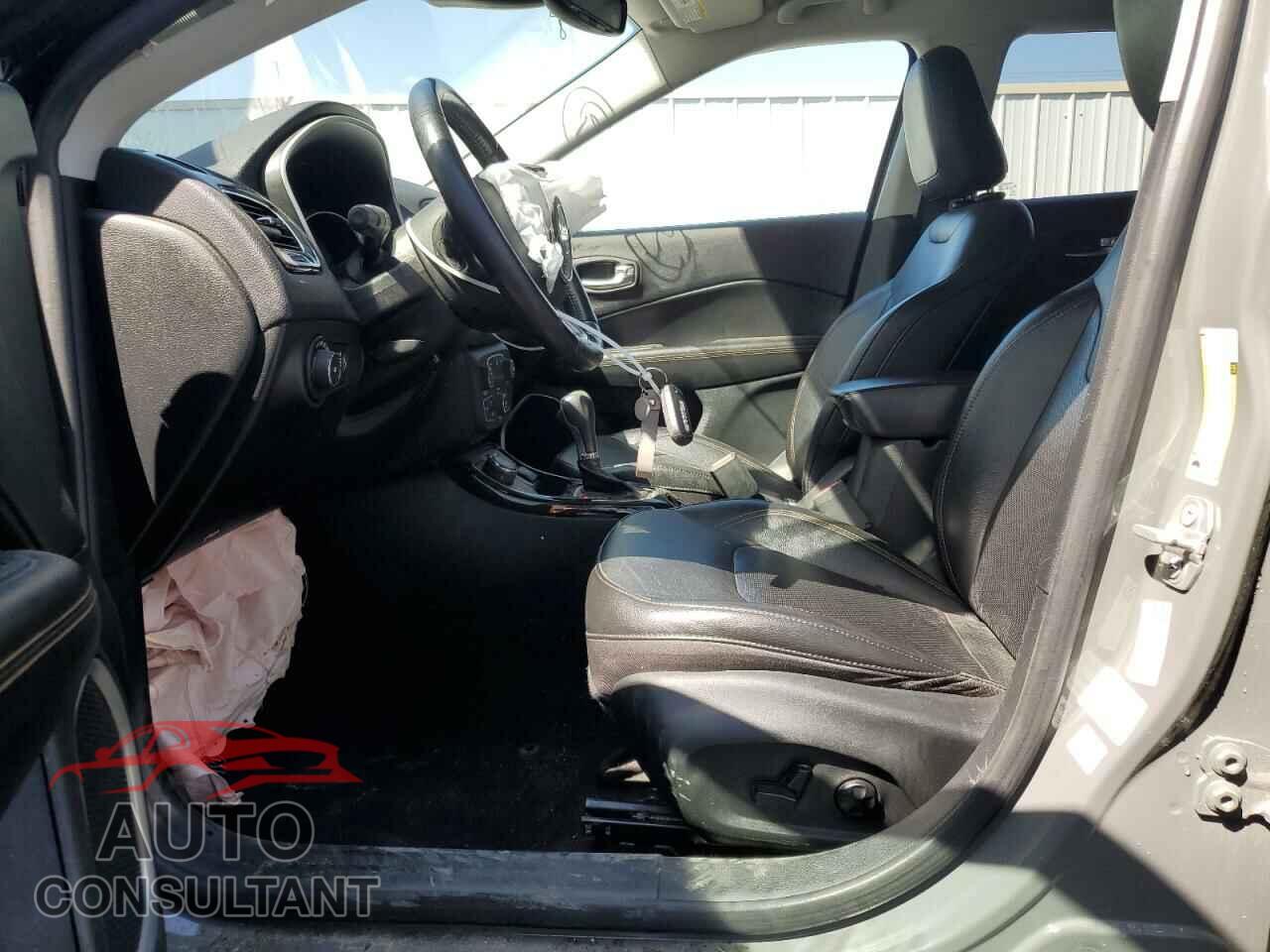 JEEP COMPASS 2020 - 3C4NJDCB2LT203583