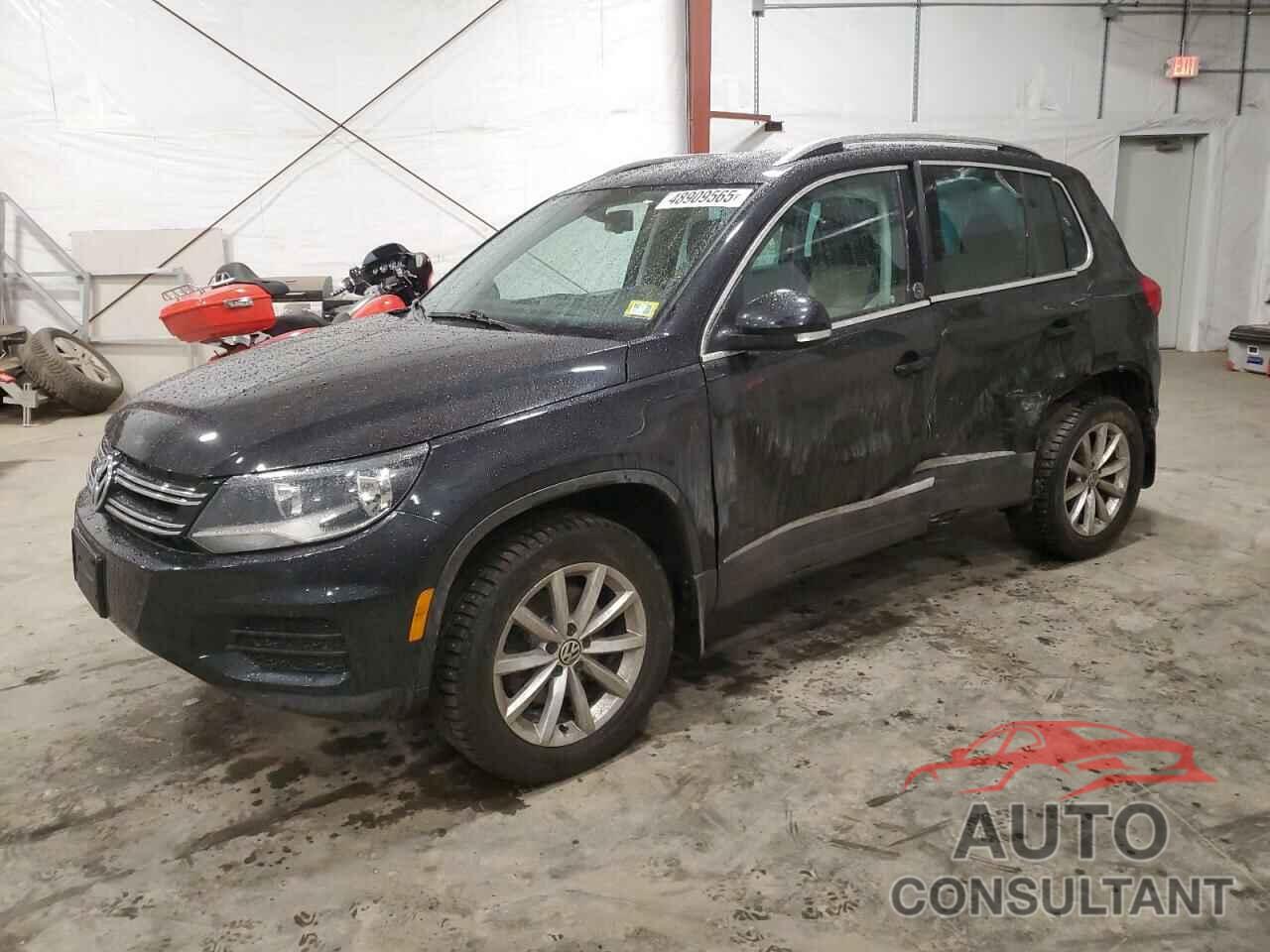 VOLKSWAGEN TIGUAN 2017 - WVGSV7AX7HK026363