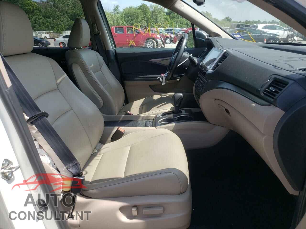 HONDA PILOT 2017 - 5FNYF5H82HB007912