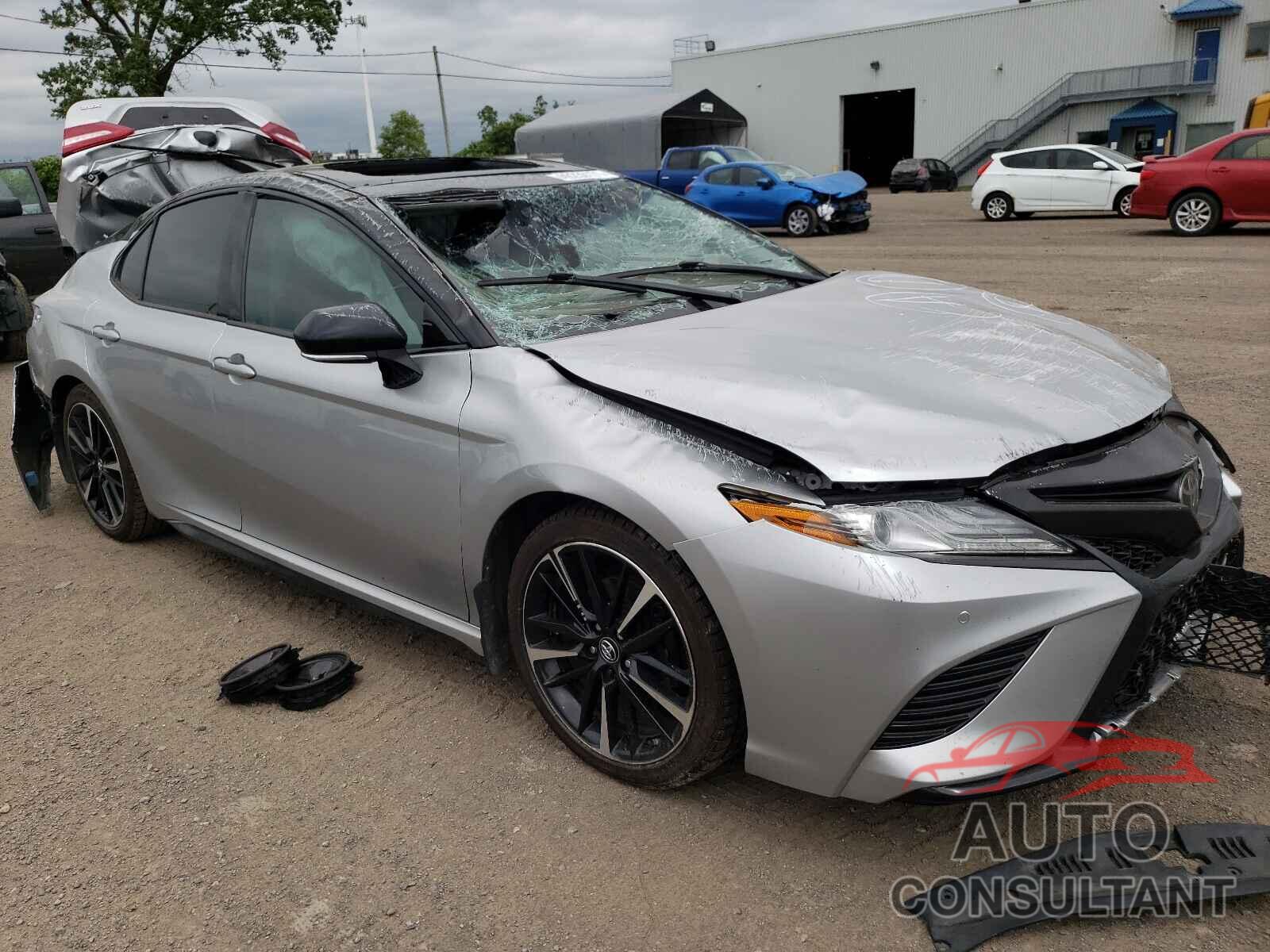 TOYOTA CAMRY 2018 - 4T1B61HK5JU114701