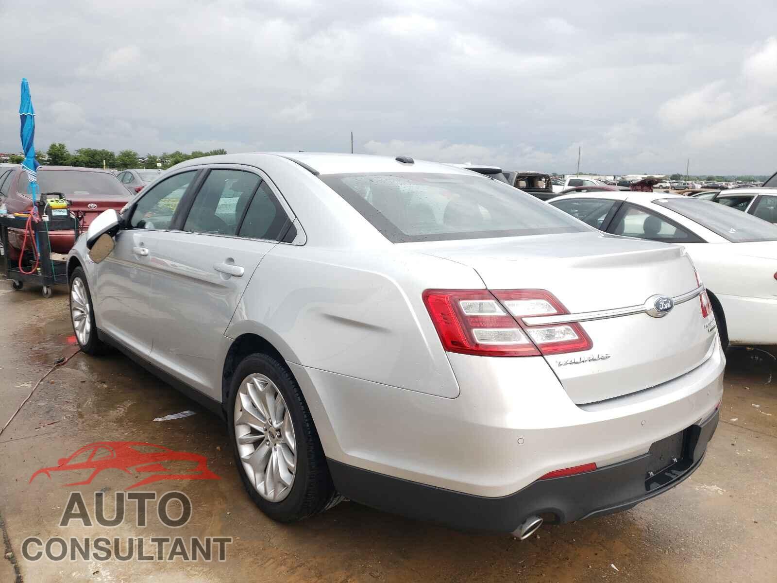 FORD TAURUS 2017 - 1FAHP2F82HG120852