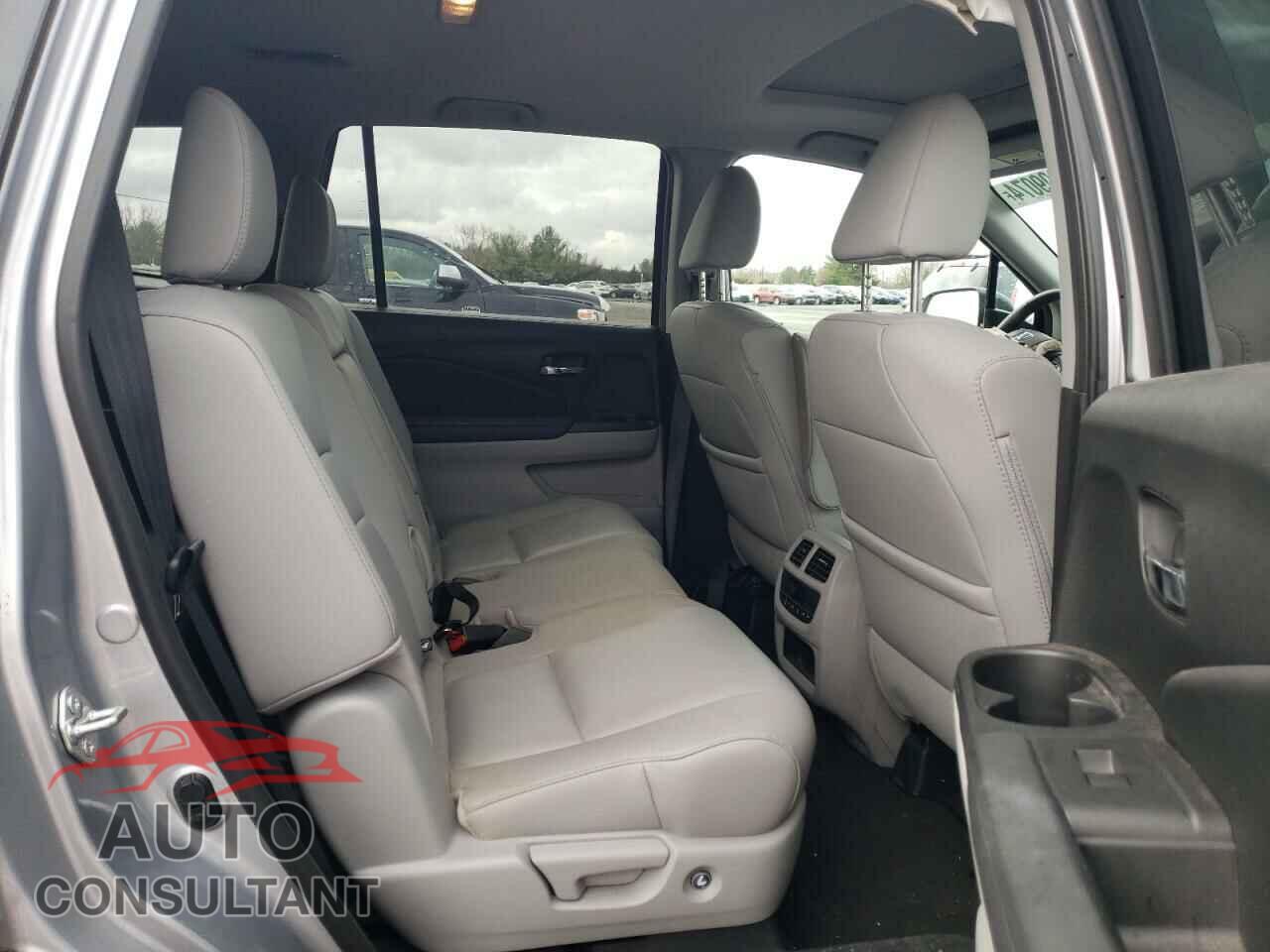 HONDA PILOT 2017 - 5FNYF6H71HB059643