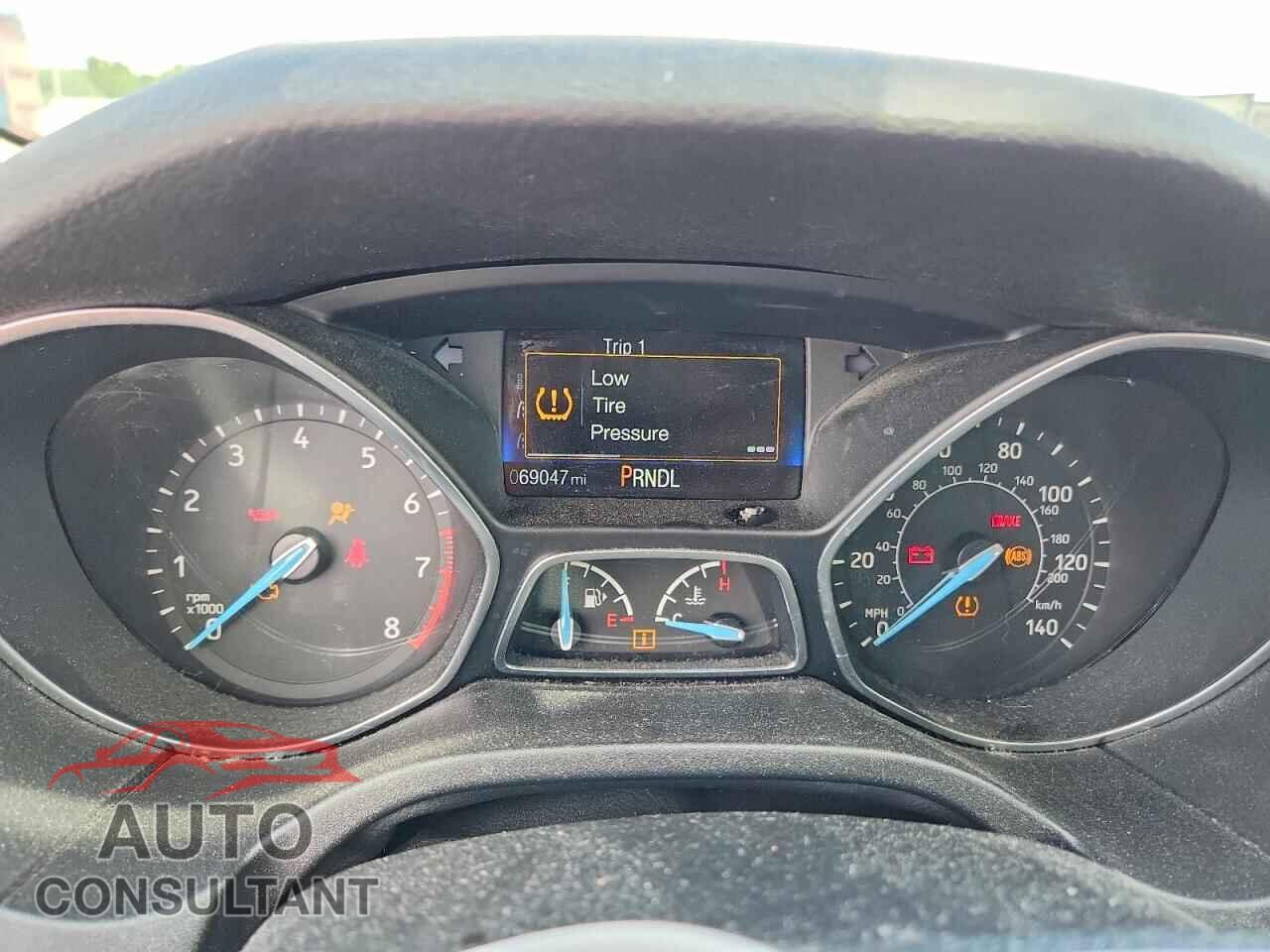 FORD FOCUS 2016 - 1FADP3E27GL324571