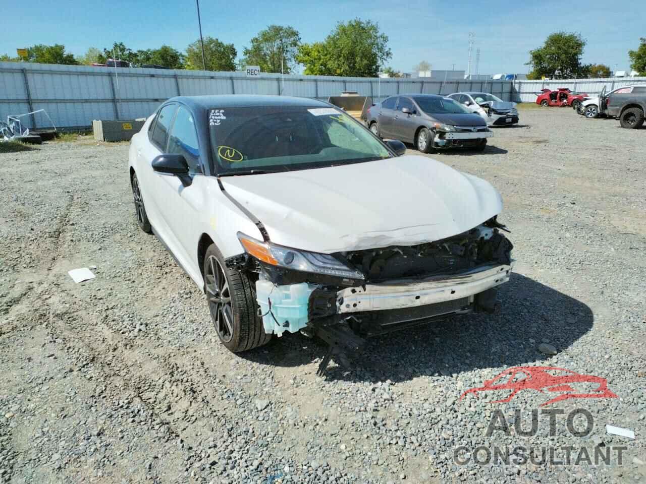 TOYOTA CAMRY 2018 - 4T1B61HKXJU110692