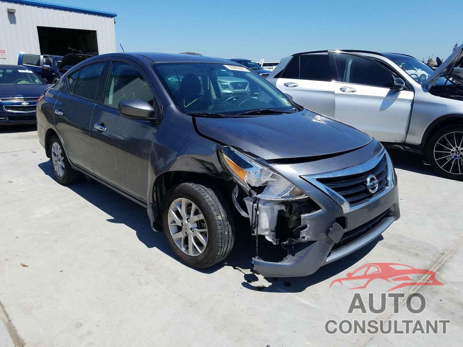 NISSAN VERSA 2018 - 3N1CN7AP8JL806971