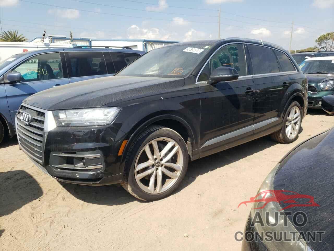 AUDI Q7 2018 - WA1VAAF78JD004525