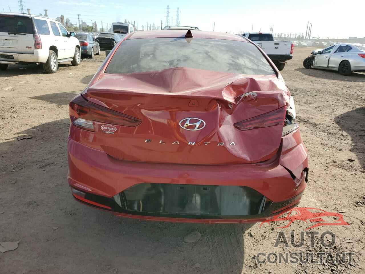 HYUNDAI ELANTRA 2019 - KMHD84LF2KU737113