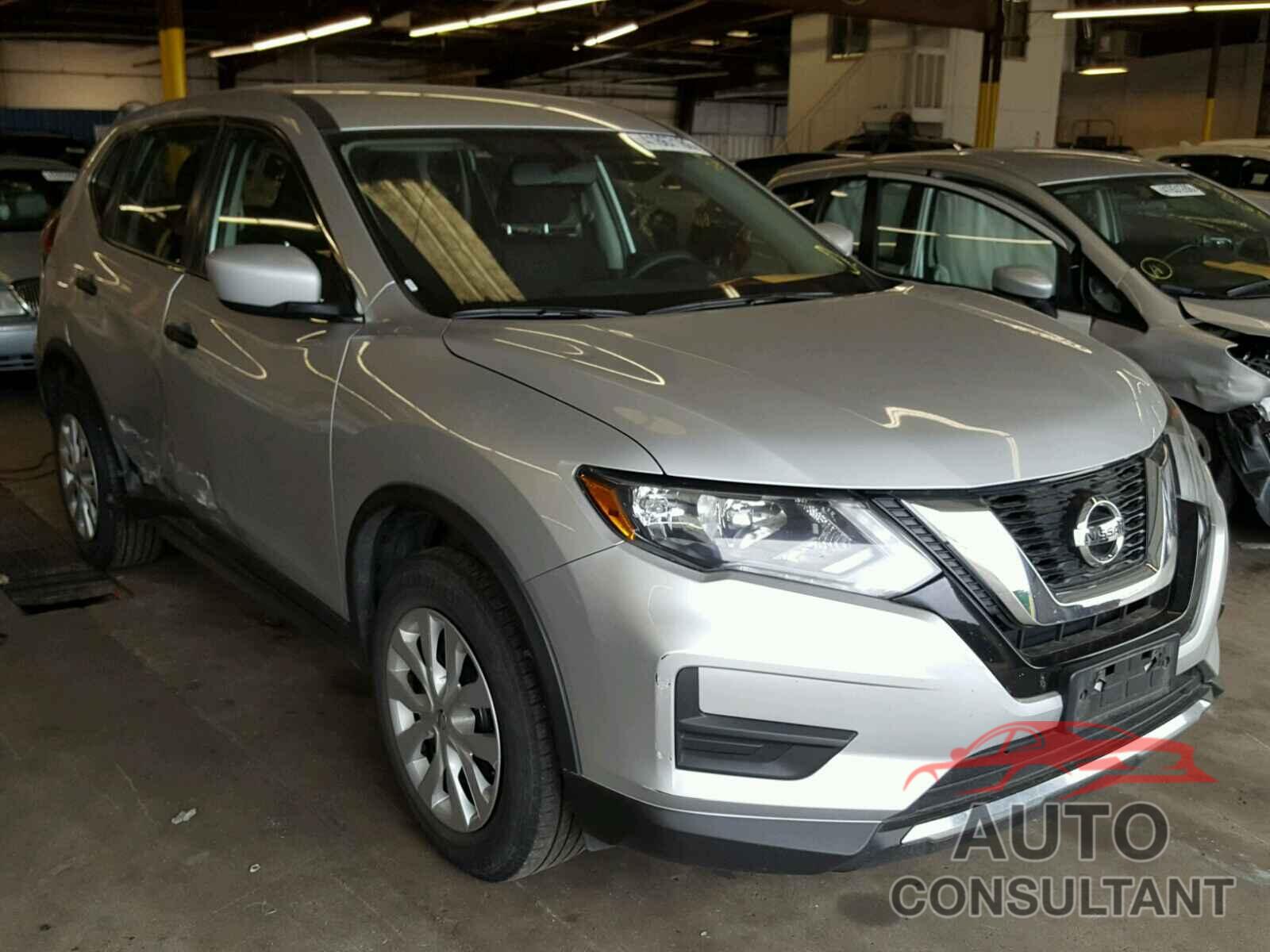 NISSAN ROGUE S 2017 - KNMAT2MV0HP555014