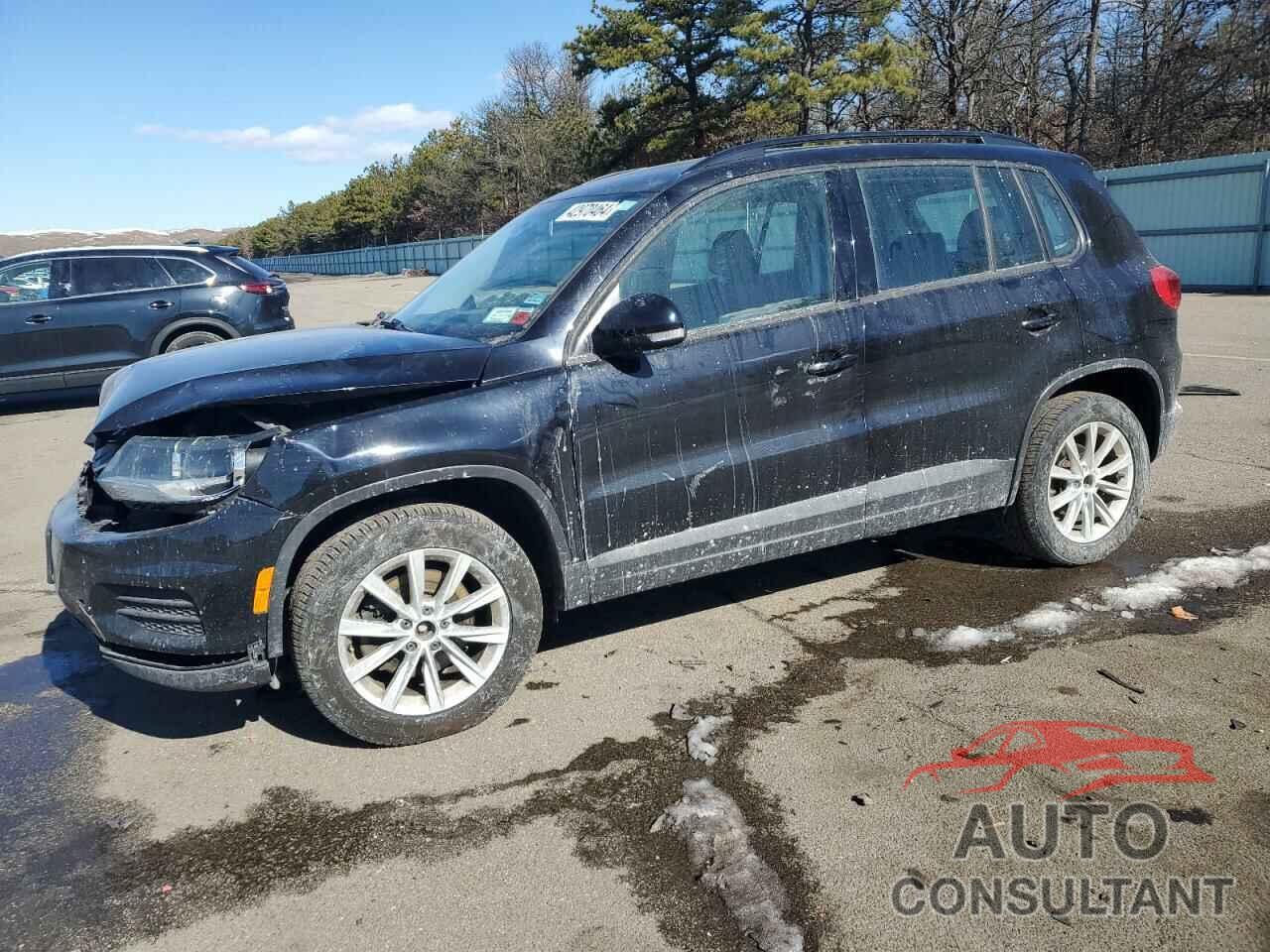 VOLKSWAGEN TIGUAN 2017 - WVGBV7AX7HK043745