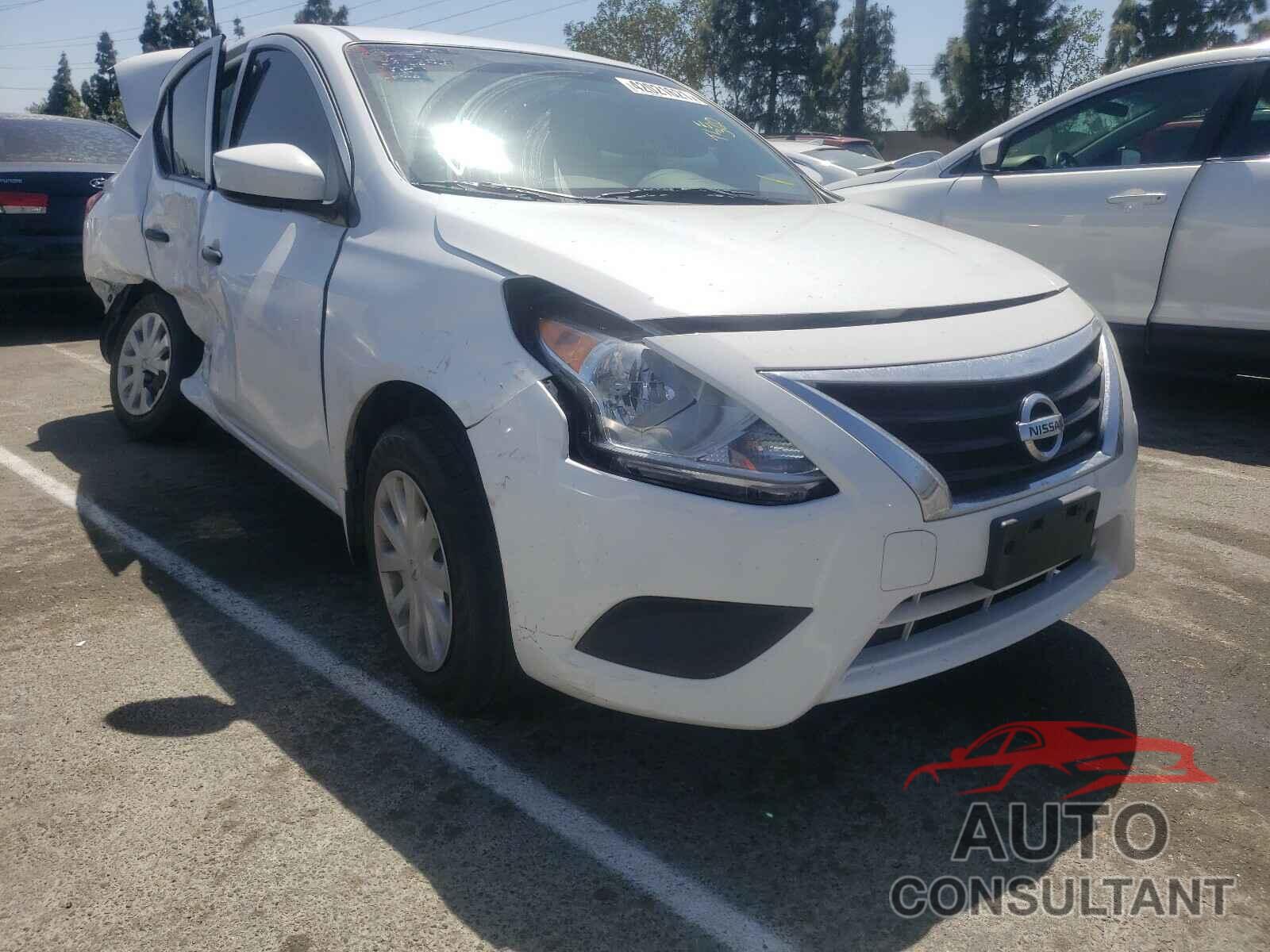 NISSAN VERSA 2018 - 3N1CN7AP3JL824455
