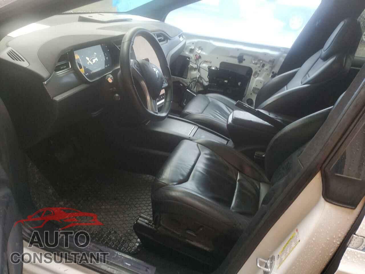 TESLA MODEL X 2017 - 5YJXCBE20HF040653