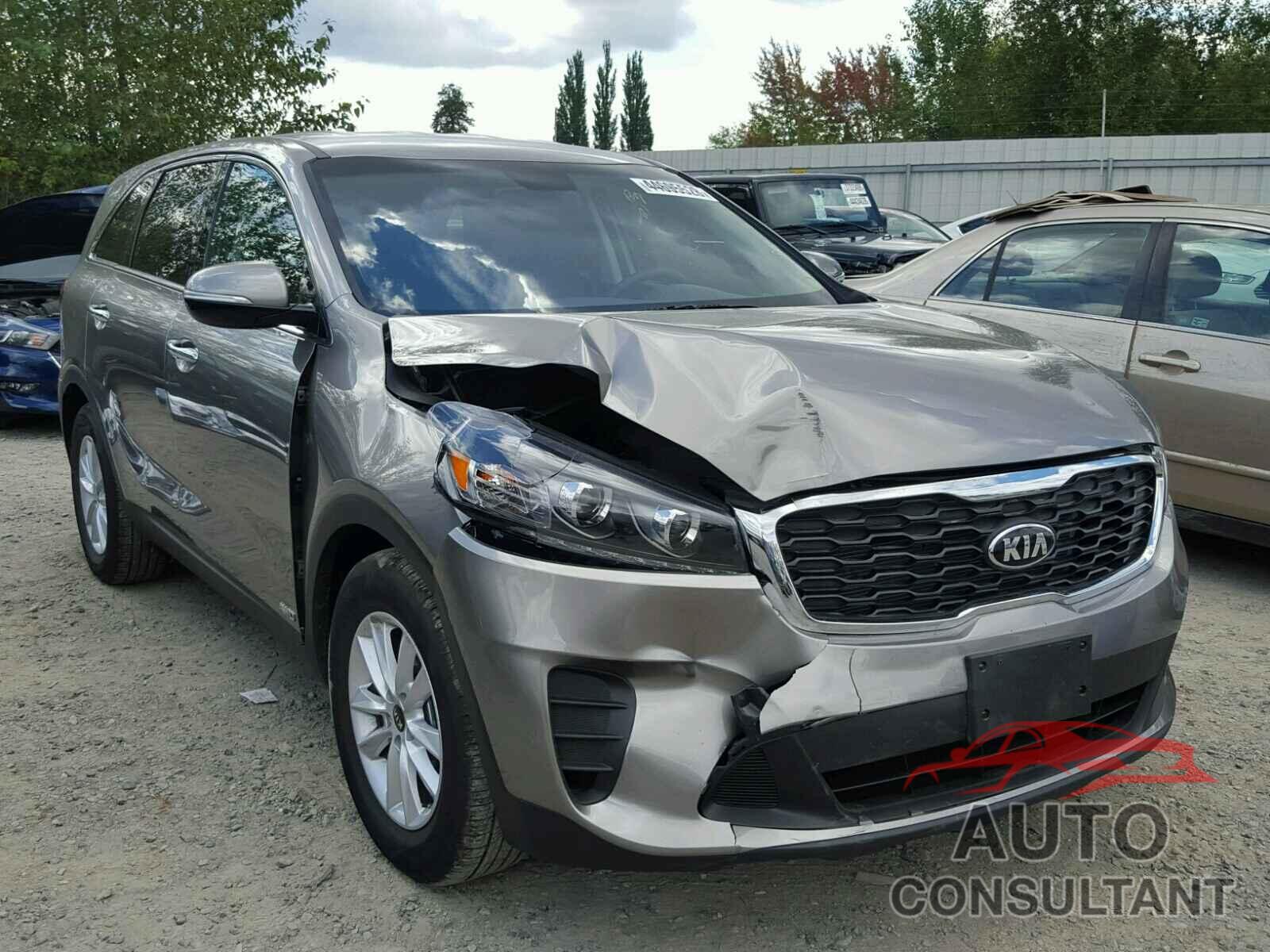 KIA SORENTO LX 2019 - 5XYPGDA53KG454557