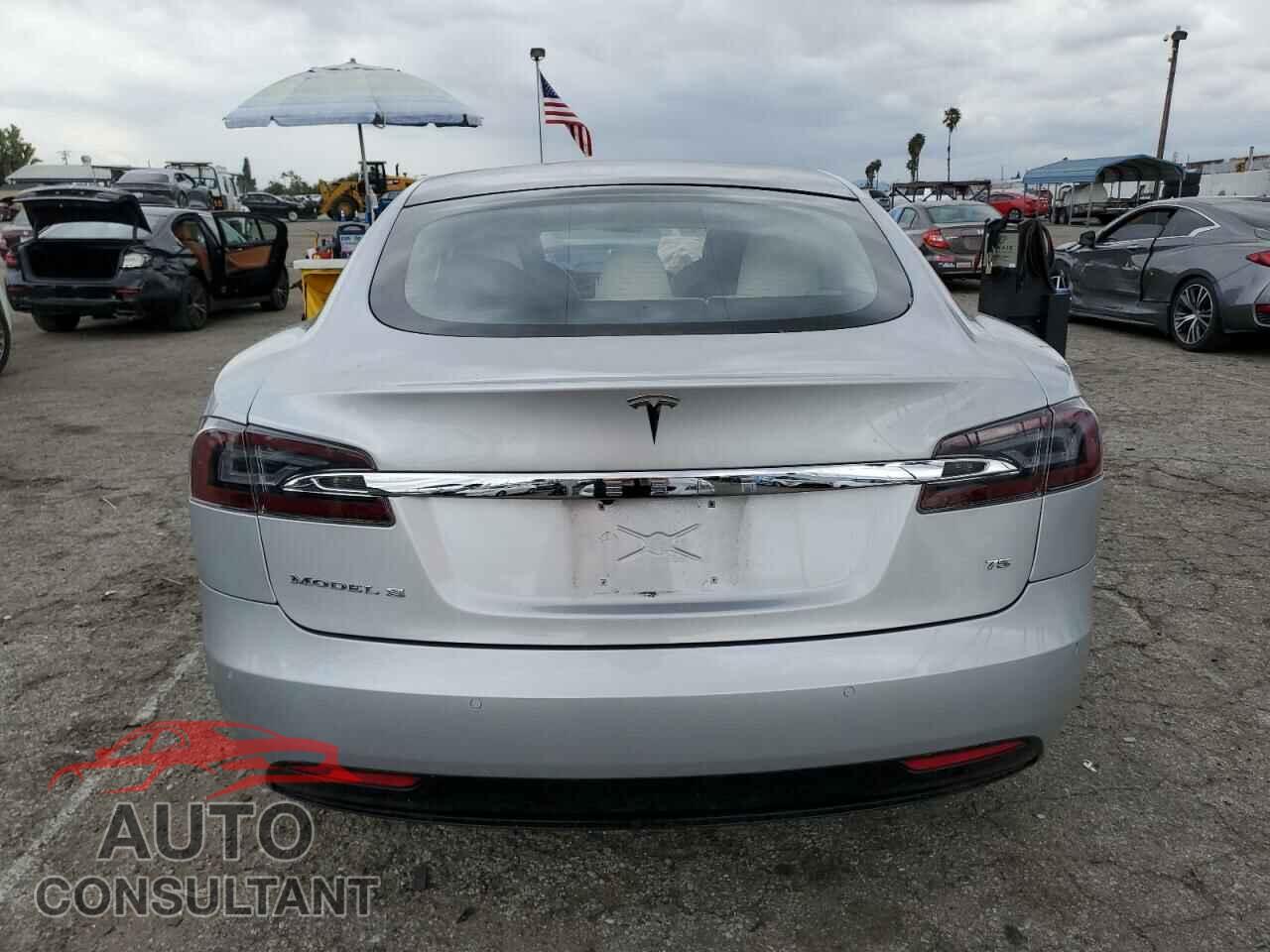 TESLA MODEL S 2017 - 5YJSA1E12HF212943
