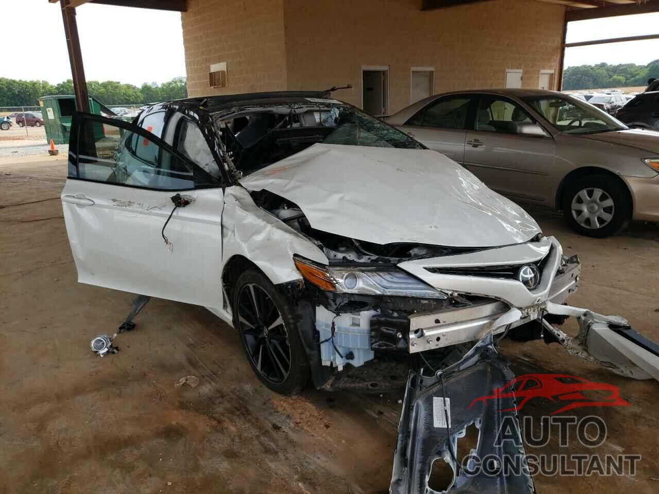 TOYOTA CAMRY 2018 - 4T1BZ1HK8JU011196