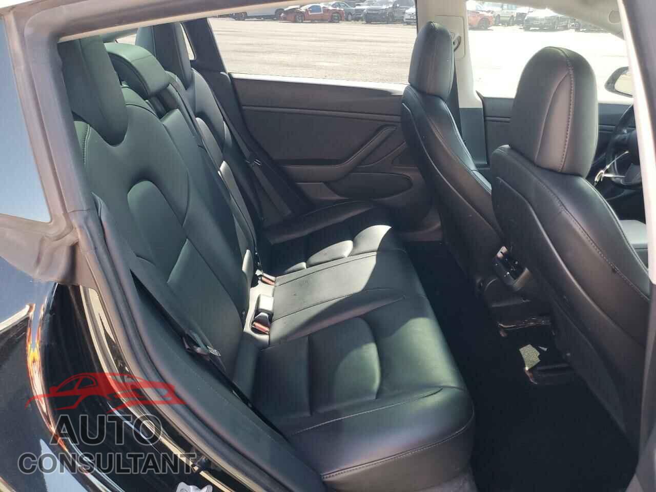 TESLA MODEL 3 2018 - 5YJ3E1EA7JF156951
