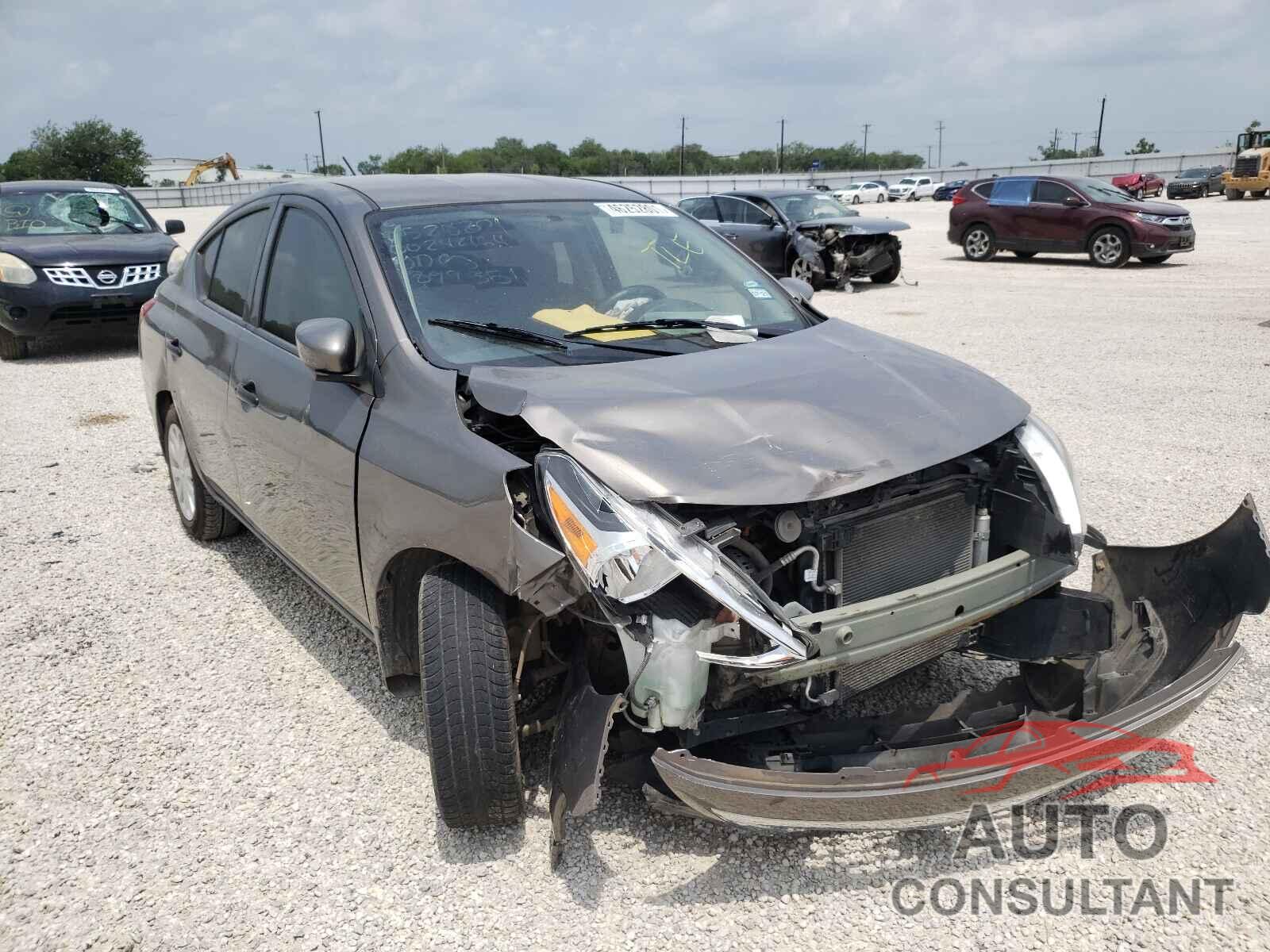 NISSAN VERSA 2017 - 3N1CN7AP0HL899351