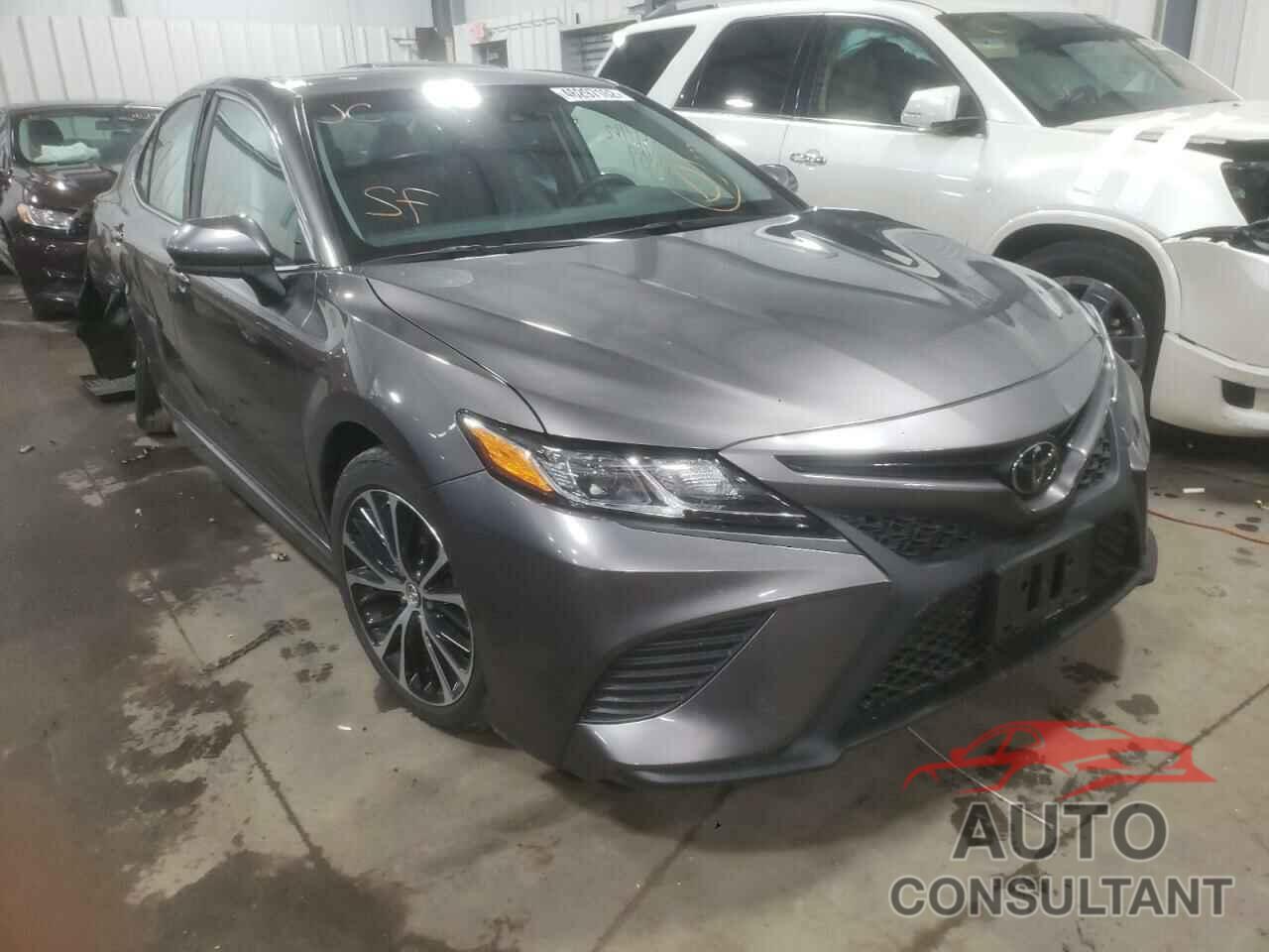TOYOTA CAMRY 2018 - 4T1B11HK2JU552011