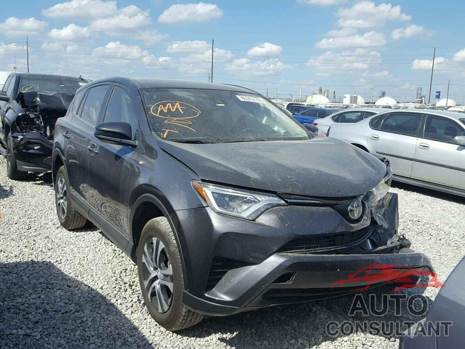 TOYOTA RAV4 LE 2018 - JTMZFREV3JJ174140