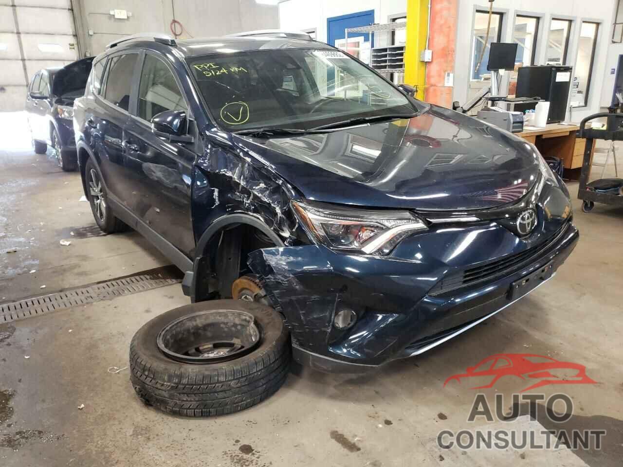 TOYOTA RAV4 2017 - JTMRFREV0HJ708236
