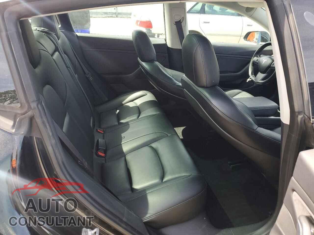 TESLA MODEL 3 2019 - 5YJ3E1EA4KF296330