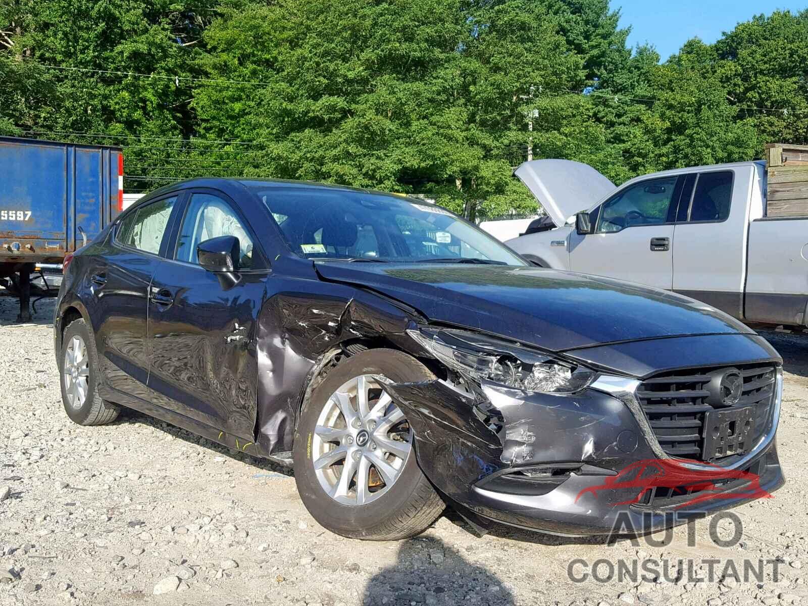 MAZDA 3 2018 - 3MZBN1U76JM213232