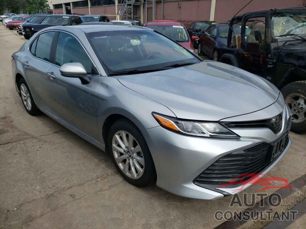 TOYOTA CAMRY 2018 - 4T1B11HK2JU635289