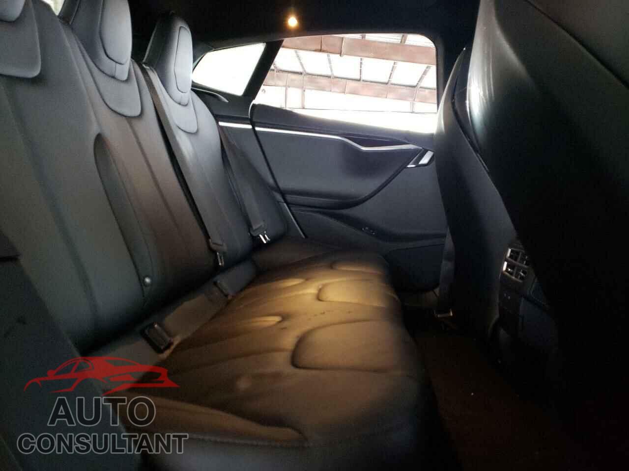 TESLA MODEL S 2017 - 5YJSA1E15HF189979